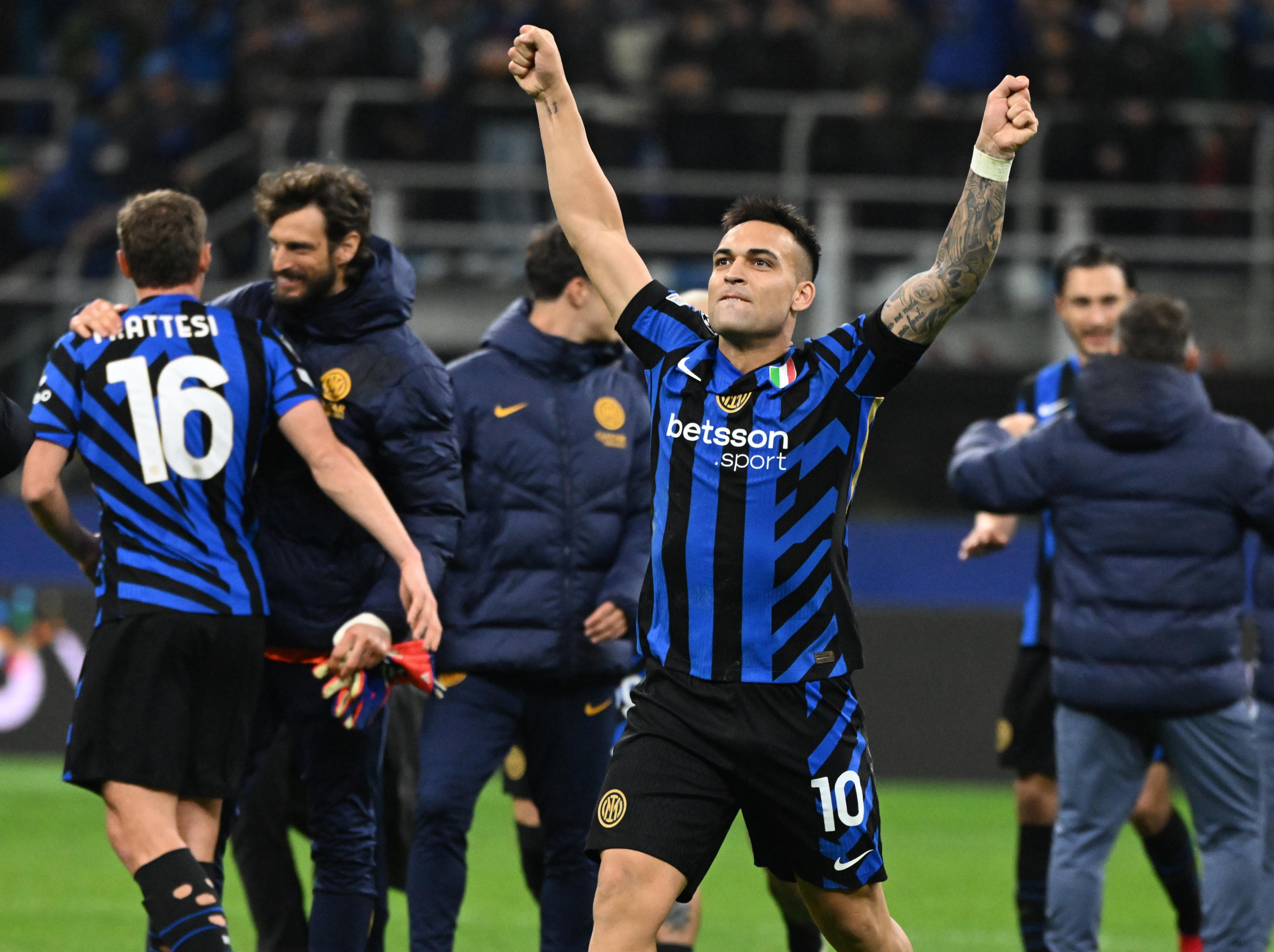 米兰主帅：球队表现出色，欧冠冠军在望