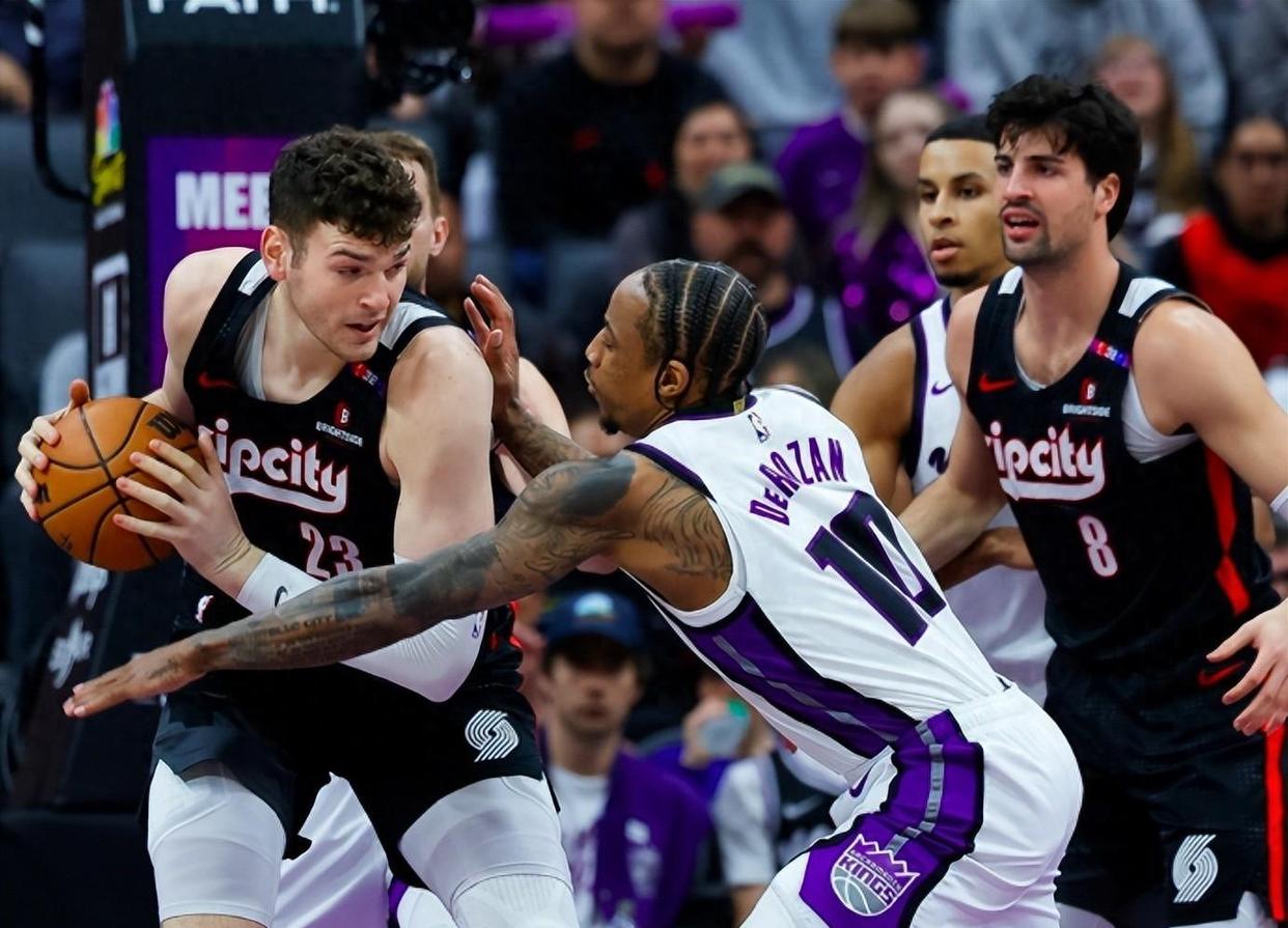 包含西蒙斯三巨头联手，关键时刻神级表现得分突破，引发争议冲击季后赛！的词条