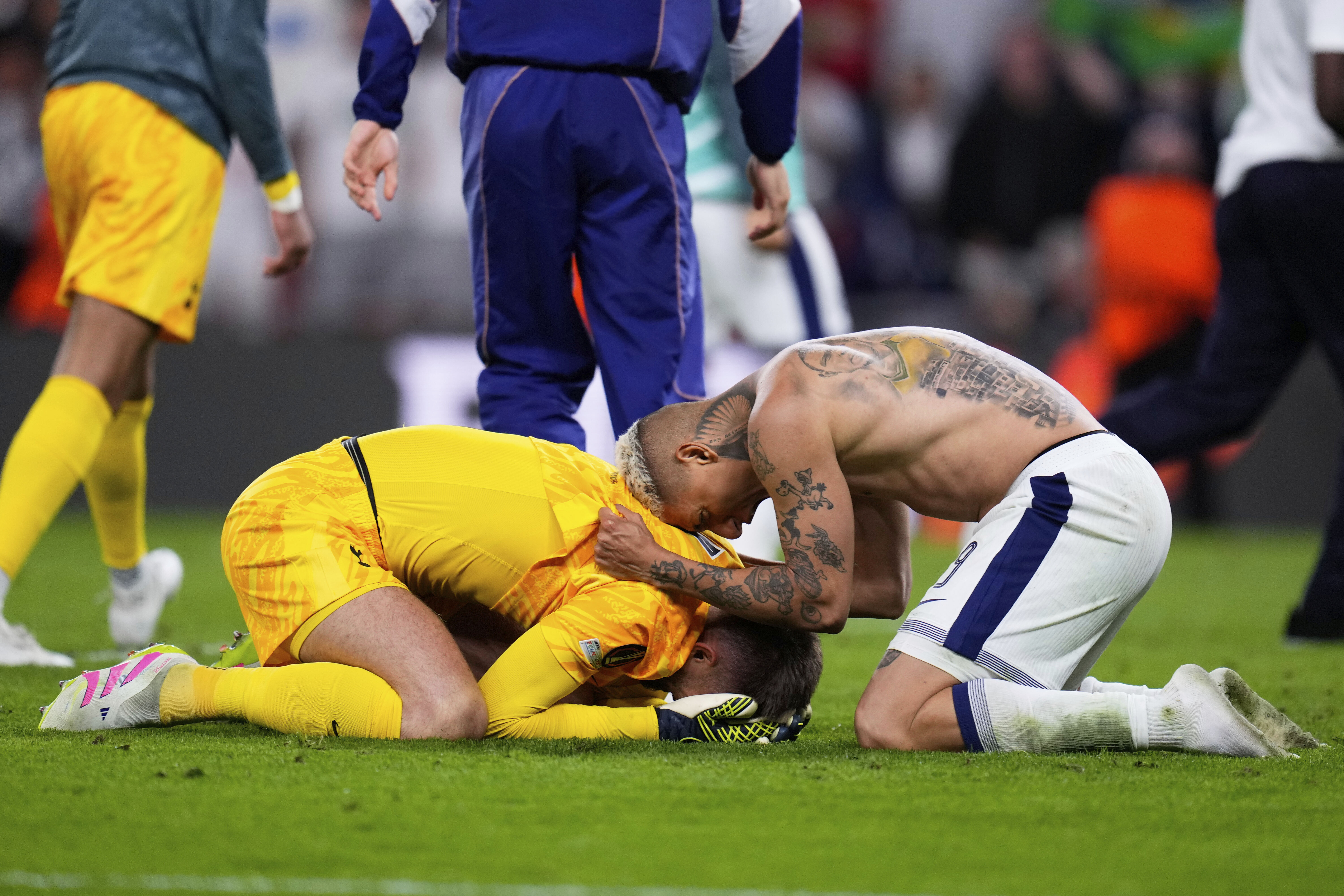 大奖赛战况:热刺防线稳固,俄克拉荷马城雷霆进攻受阻,欧文成最佳(中方强烈呼吁冲突立即停火止战) 大奖赛战况:热刺防线稳固,俄克拉荷马城雷霆进攻受阻,欧文成最佳(中方强烈呼吁冲突立即停火止战)